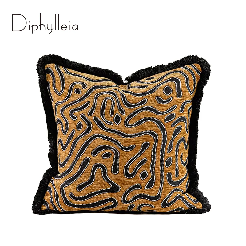 Diphylleia Fantasy Saturn Inspired Geometric Embroidery Cushion Cover Luxury Chenille Pillowcase Wabi-Sabi Retro Soft Decoration