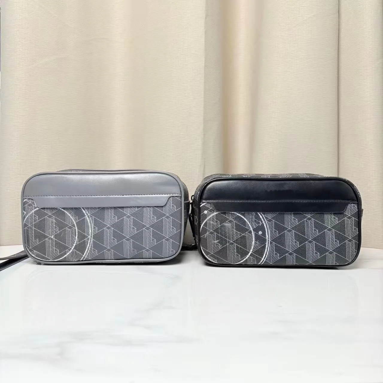 Trousse de toilette géométrique à monogramme en cuir PU, organiseur de voyage