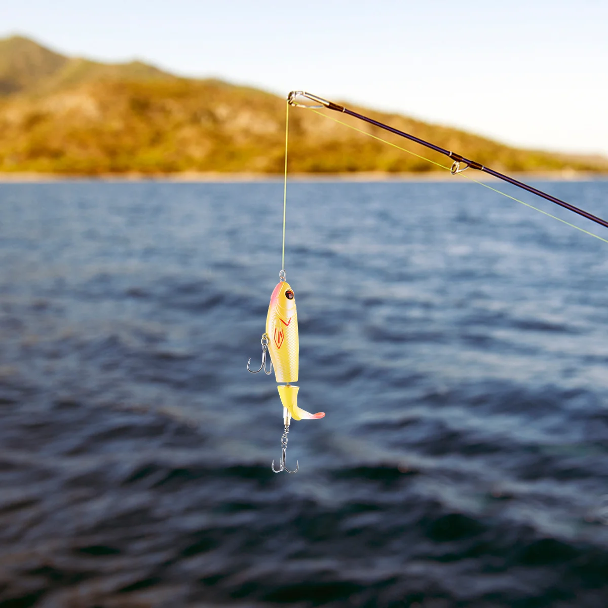 

2Pcs High Quality Fishing Lure Hard Bait Propeller Simulation Baits Small Size Bright Color Lifelike Freshwater Seawater