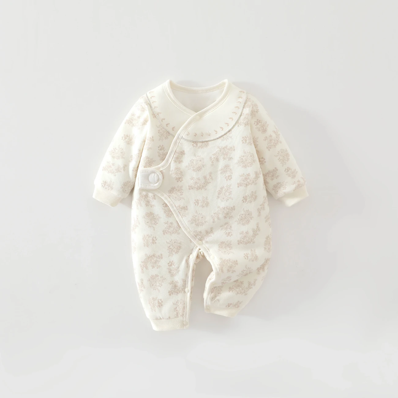 Newborn Cotton-Padded Jumpsuit for Autumn and Winter, Side-Opening Belly-Protecting Romper, Floral Baby Warm Sleepwear, Baby Outdoor Crawling Suit