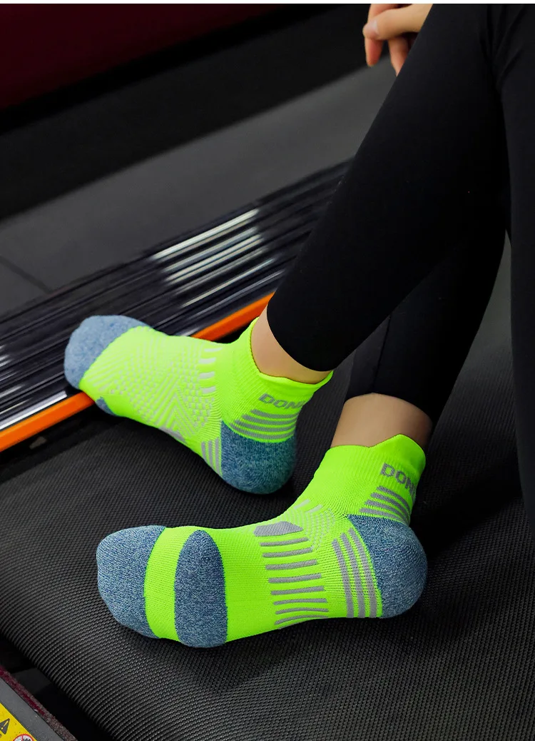 3 Paar Marathon-Socken für Herren und Damen, professionelle Sport-Knöchel-Laufsocken, verdickter, gepolsterter Schlauch, niedrig geschnitten, Fitness, kurze Socken aus Mesh – Detail 13