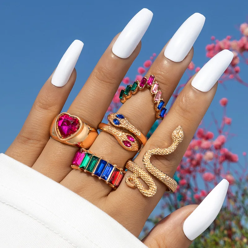 LATS Pop Green Blue Red Black Crystal Heart-shaped Snake Rings Set for Women 2023 Unusual Jewelry Trend Accessories Party Gift