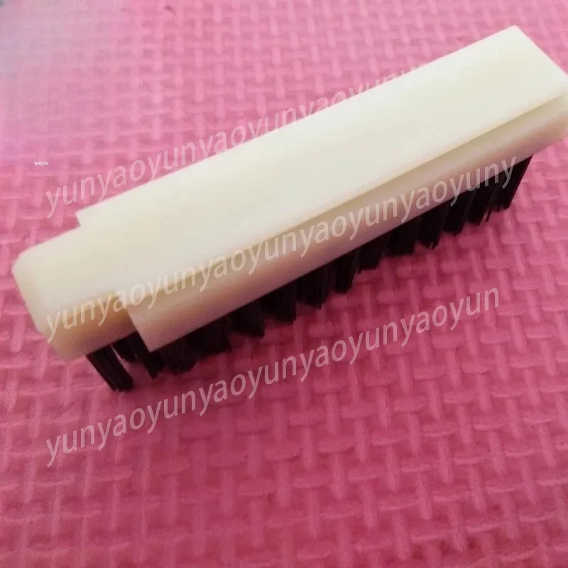 

Brush Adhesive Installation Machine Adhesive Installation Brush