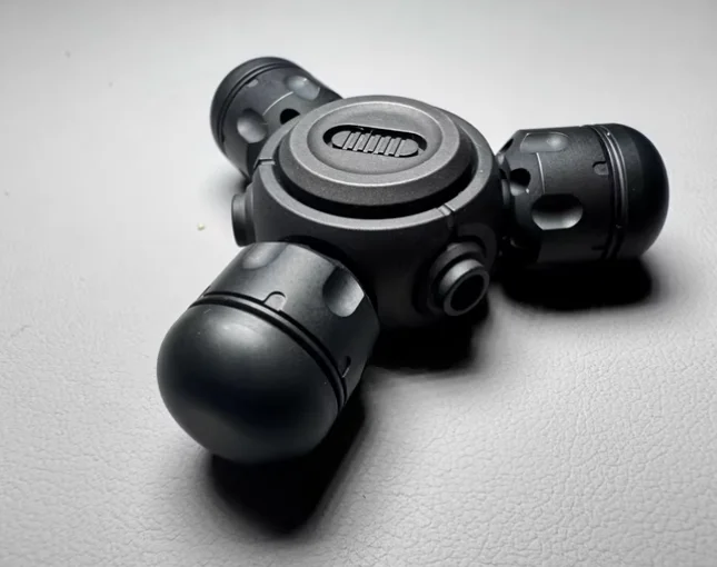 لعبة خشبية لتخفيف التوتر من ساكورا تايم سبيس بليت نيست ستانلس ستيل باللون الأسود غير اللامع EDC #2