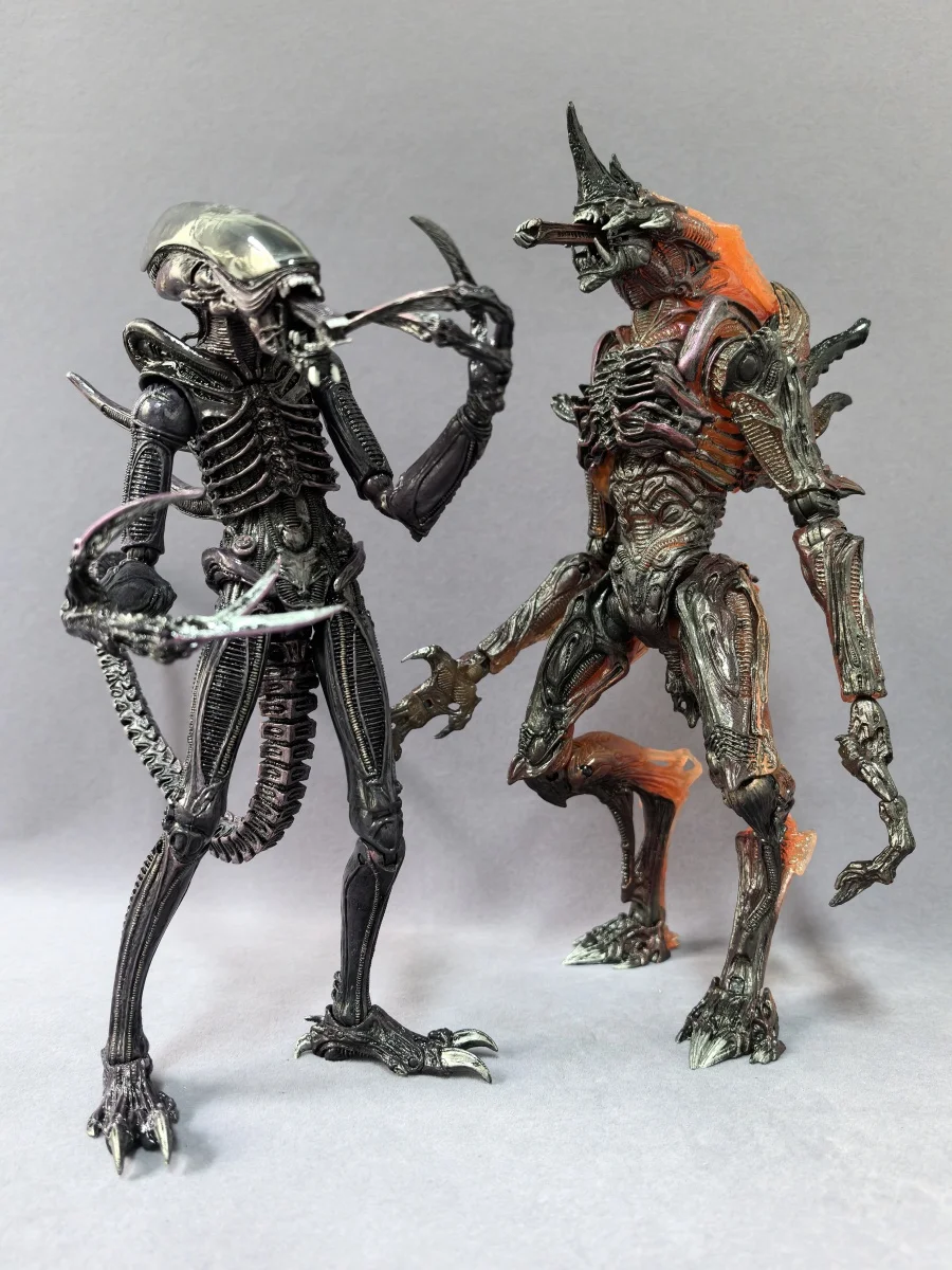 NECA Alien Model Figure 7 Inch Articulated Toy Doll Collectible Plastic Display Piece for Fans of Science Fiction And Horror