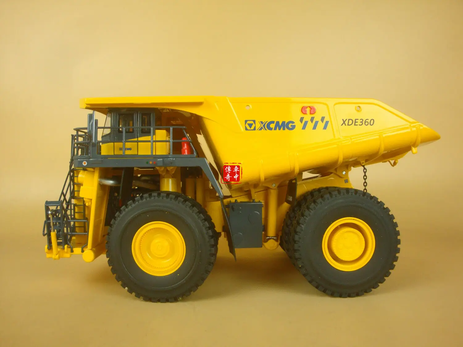 

XCMG XDE360 Super Large Mine Dump Truck 1/50 Scale DieCast Model New in Original Box