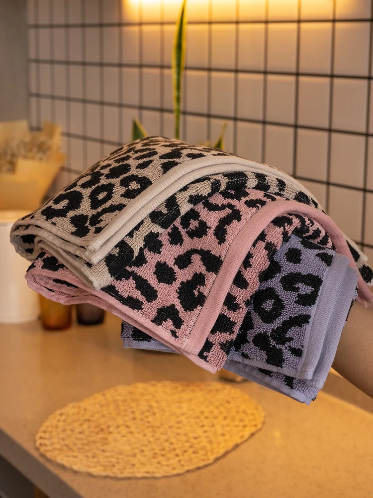 

Leopard Series Towel Pure Cotton Face Washing Household Female Retro High-grade Towel Adult Water Absorption