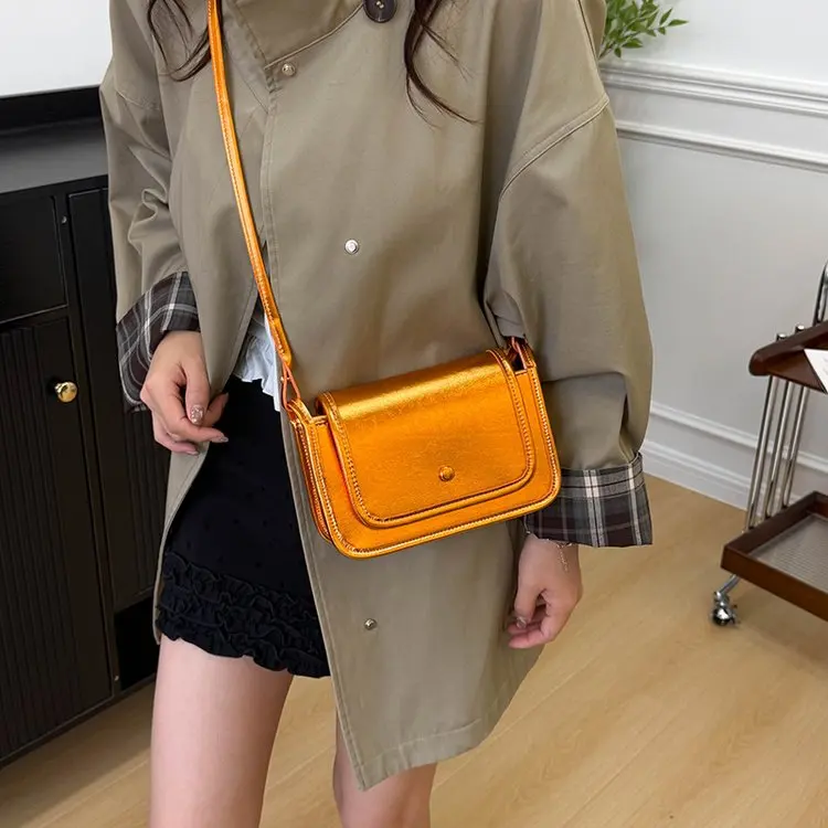 

2026 New Elegant Women's Wide Strap Handbag High-end Light Luxury Vintage Versatile Underarm Shoulder Crossbody Bag