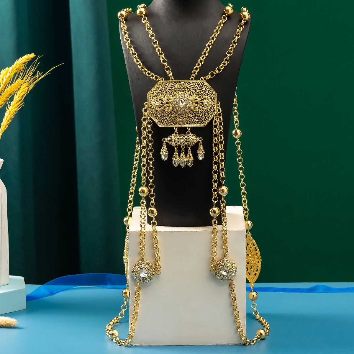 

A Luxury Moroccan Metal Beaded Chain For Women's Chest And Shoulder Necklace Robe Bridal Body Jewelry