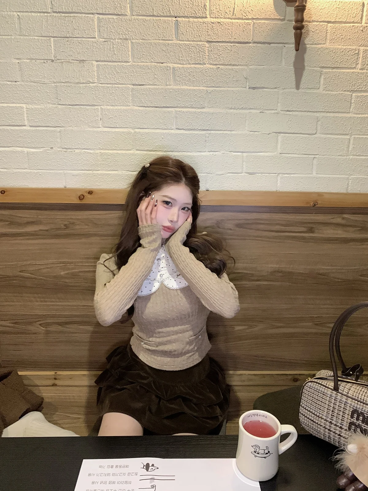 Conjunto de Falda y Blusa de Manga Larga con Cuello Alto y Estampado de Puntos Mochi para Mujer, Atuendo de Invierno Dulce de Dos Piezas, Fabricante Chino