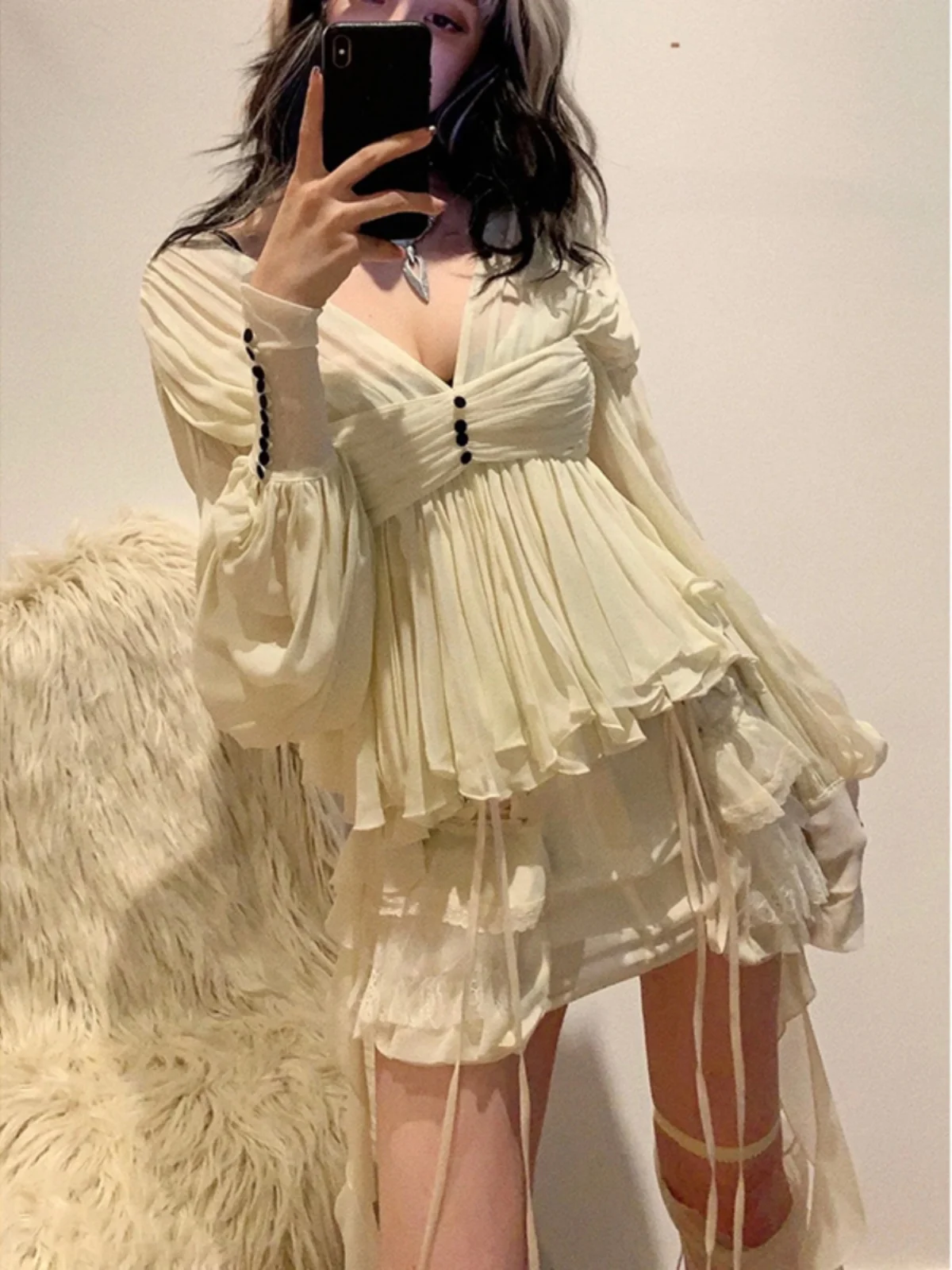 

Fashionable Pleated V-neck Lantern Sleeve Top Fishbone Waist Tie Draped Half Skirt Short Set Susuchic Women's Spring Collection