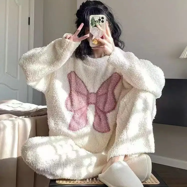 يمكن ارتداؤها كملابس منزلية من الصوف المرجاني طقم بيجامة بعقدة على شكل فراشة ملابس نوم للنساء في الخريف والشتاء عزل مضاف