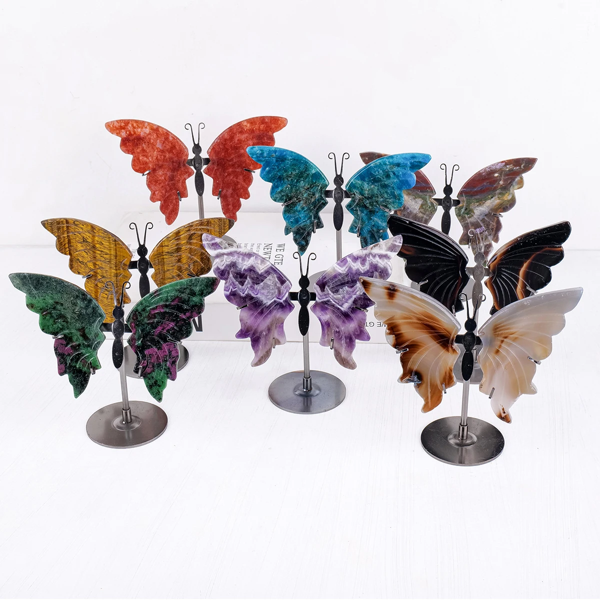 

1pc Natural Crystal Butterfly Carving Stand Ornament, Amethyst Wings Crystal Crafts, Home Desktop Office Ornament Holiday Gift