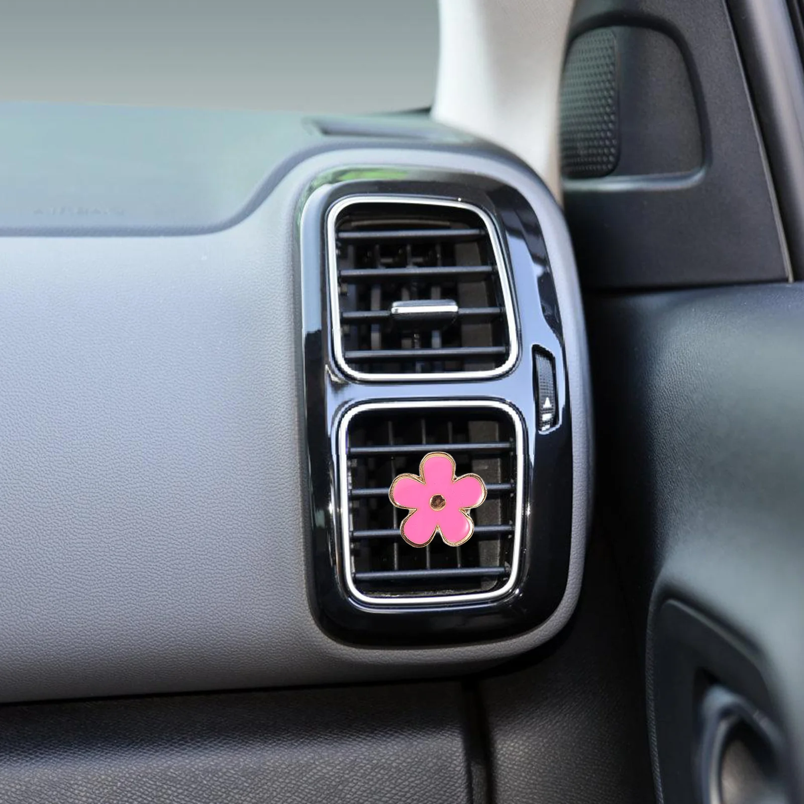 

4Pcs Daisy Flower Car Air Freshener Clips Alloy Vent Decor for Women Cute Car Interior Accessories Scent Diffuser