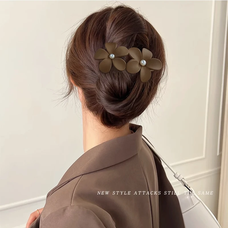 Elegant Large Matte Hair Clip Women Girls Barrettes Rhinestone Decoration Back Head Plate Hair Clips Flower Shape Duckbill Clip