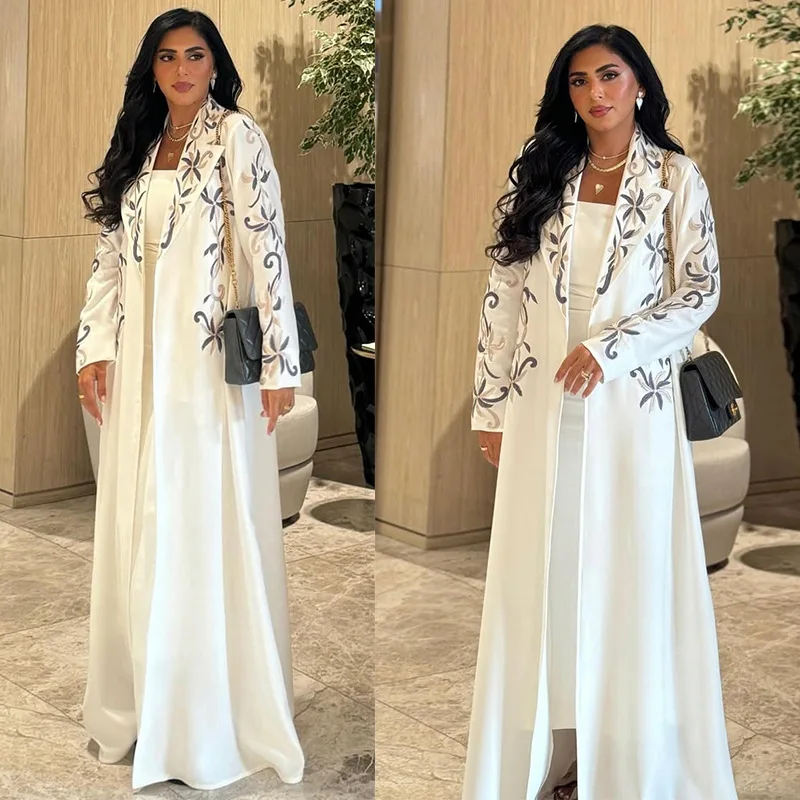 

New Trendy Design Open Abaya Women Muslim Dress Dubai Robe Embroidered Cardigan Abaya Middle East Women Islamic Clothing
