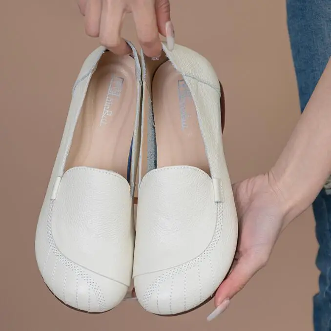 

Women's Soft Leather Vintage Flat Sole Flats Summer New Closed-Toe Mom Shoes, Simple Comfortable Versatile Commuter Shoes