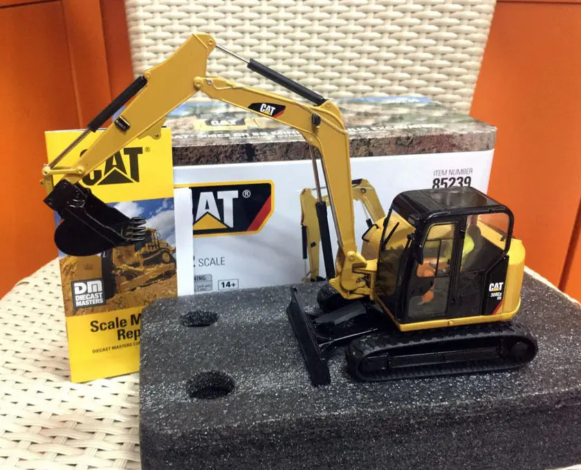 

308E2 CR SB Mini Hydraulic Excavator Metal 1/32 Scale By DieCast Masters #85239