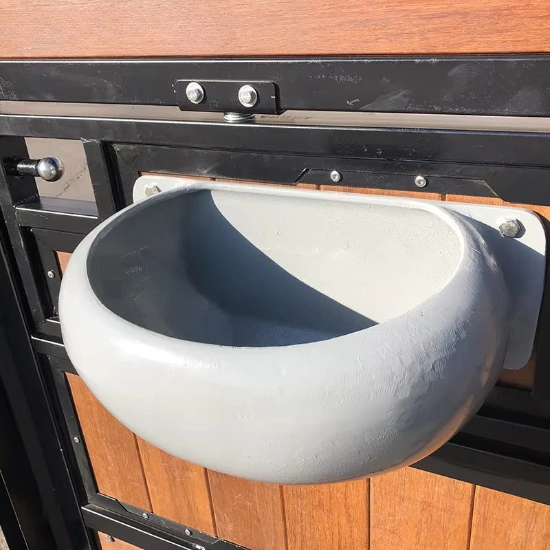 

Customized Amazing Convenient Easy Setup Prefab Equestrian Horse Stable Swivel Feeder