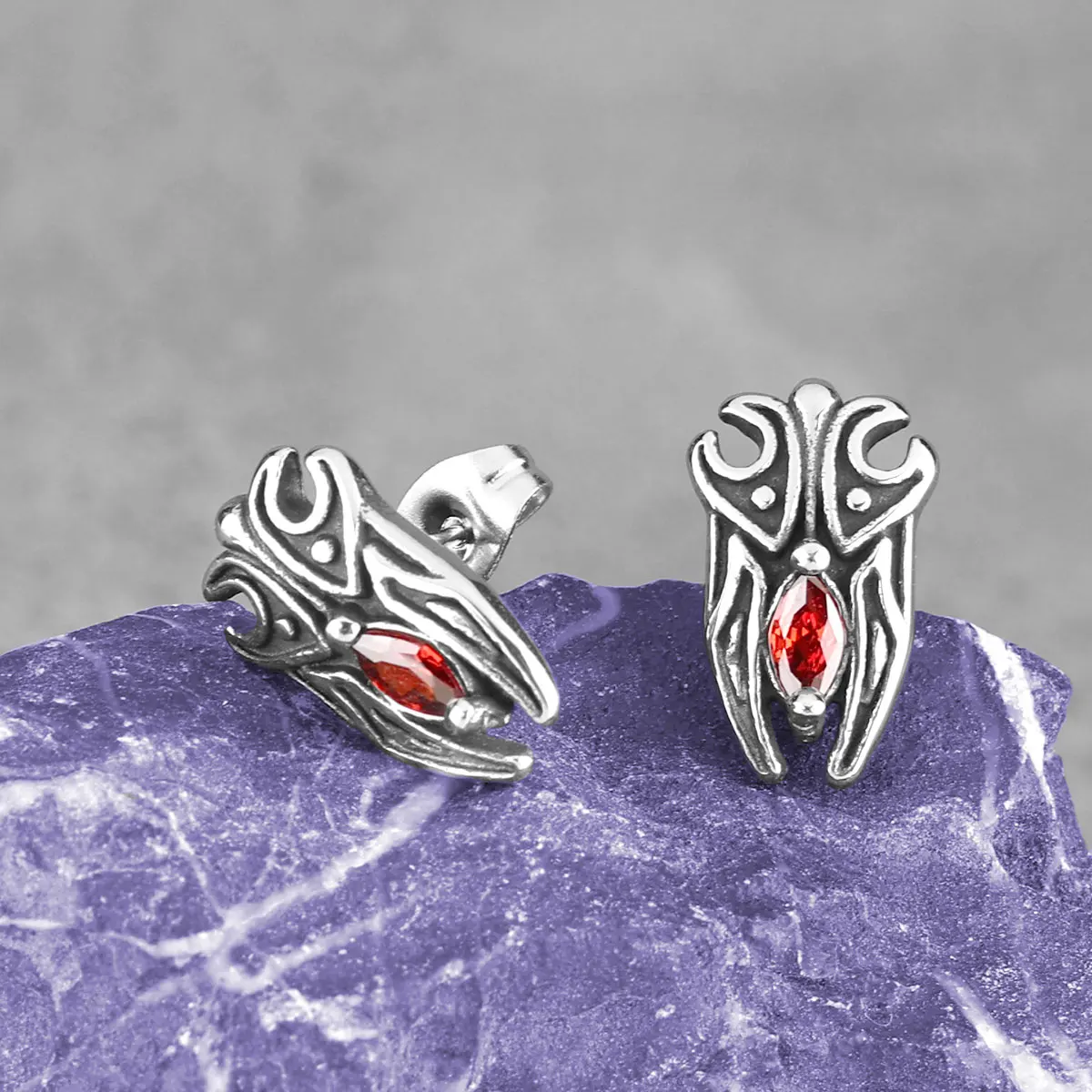 Stainless Steel Fashion Tiny Insect Earrings for Men Hip-hop Personality Amulet Accessories Retro Girls Jewelry Gifts Wholesale
