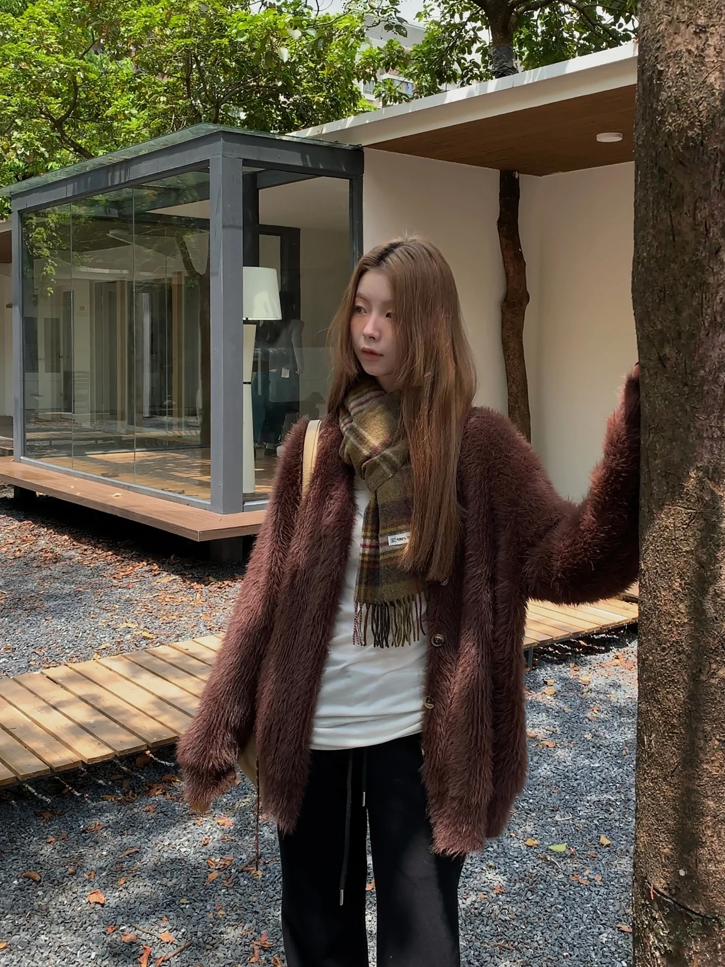 جاكيت نسائي فضفاض من القطن من ريد سيليبريتي كلوب، موديل 2025 الجديد للخريف، بأسلوب عصري مريح، معطف فرو بلون القهوة بأكمام طويلة