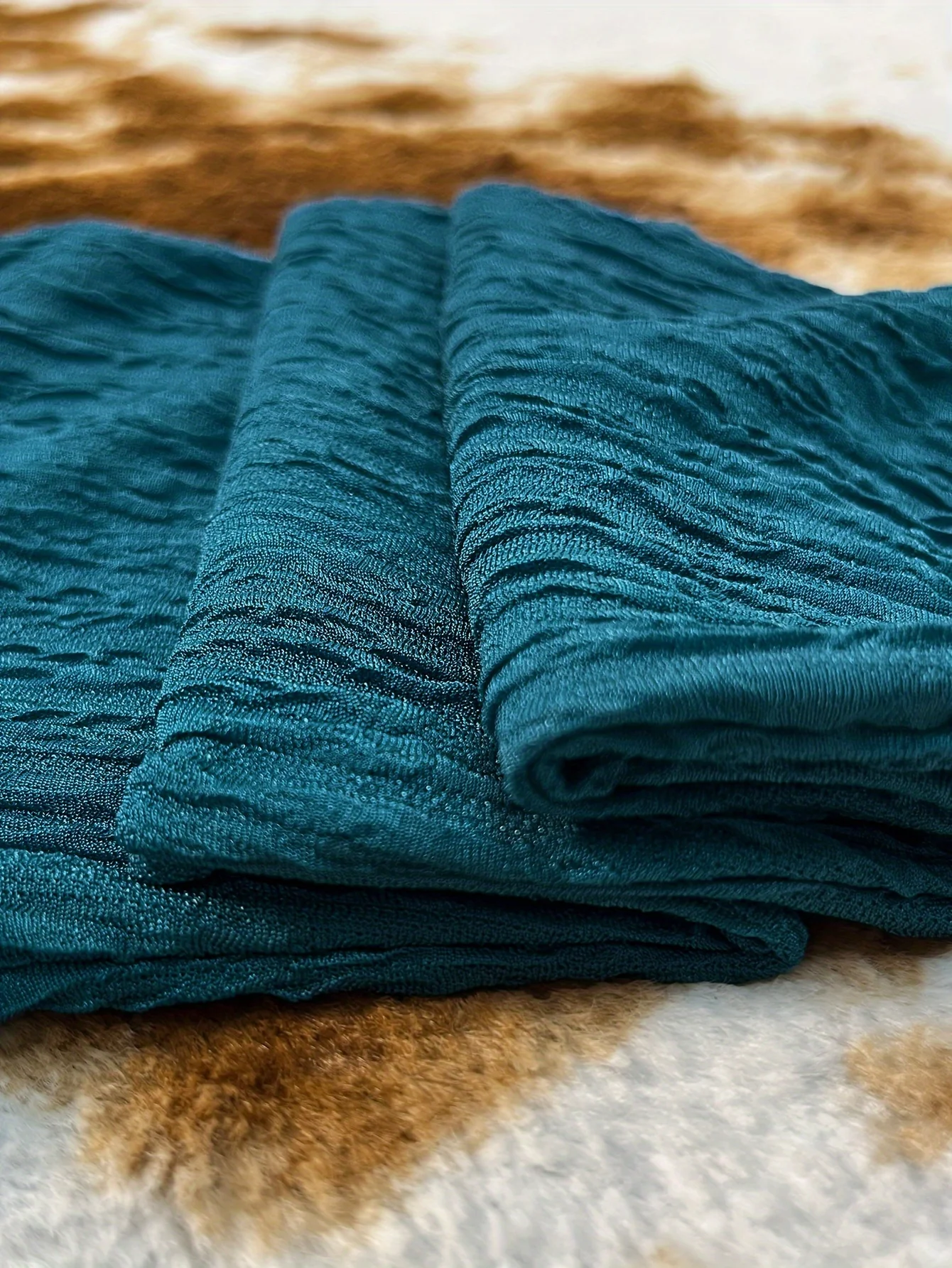 Camisa elegante de manga larga con cuello en V y ribete de volantes con textura de corteza nueva a la moda