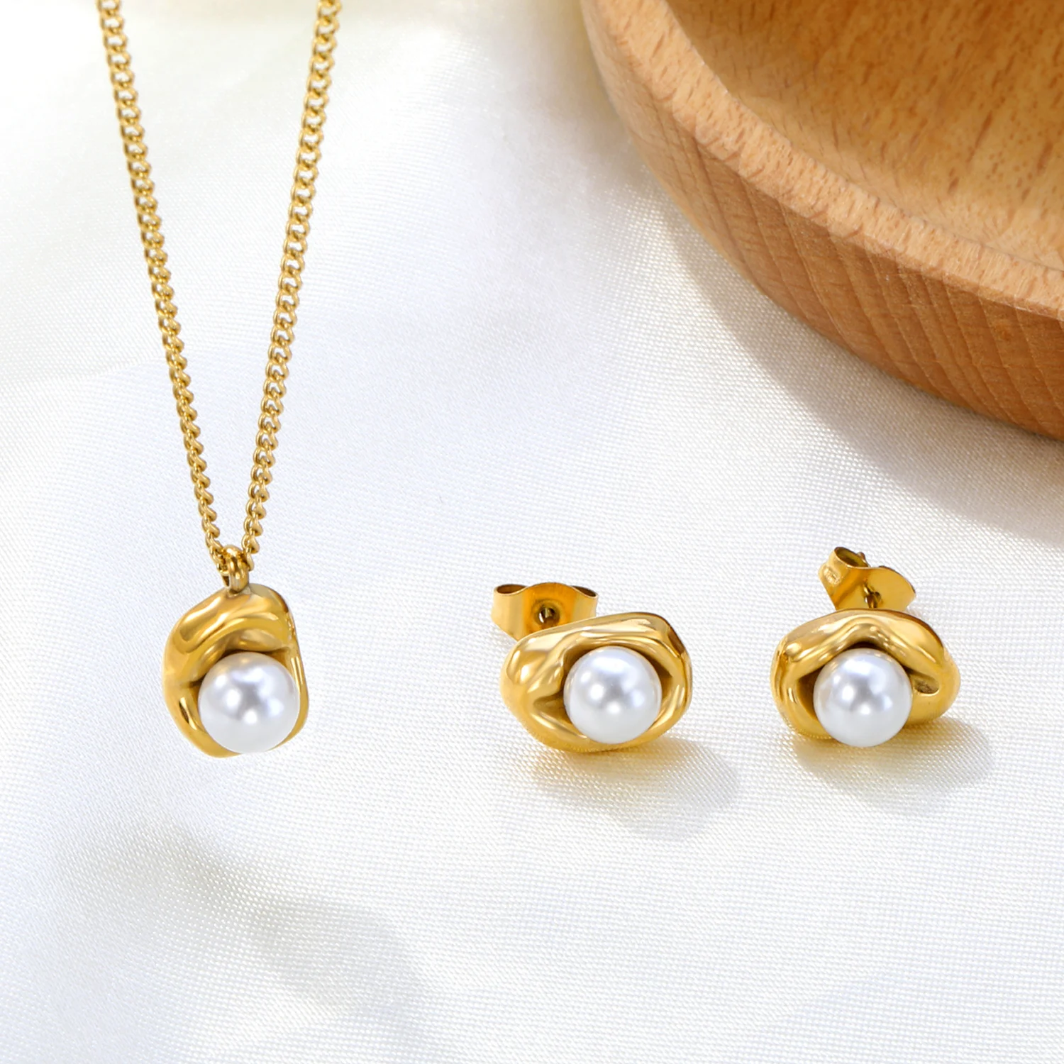 Ensemble de bijoux pour femme, imitation perle ronde vintage, minimaliste, imperméable, doré, simple, géométrique, chic, collier et boucles d'oreilles