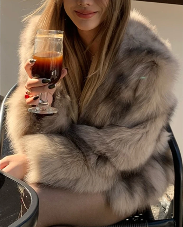 

Long sleeved winter fur coat, soft and fluffy jacket