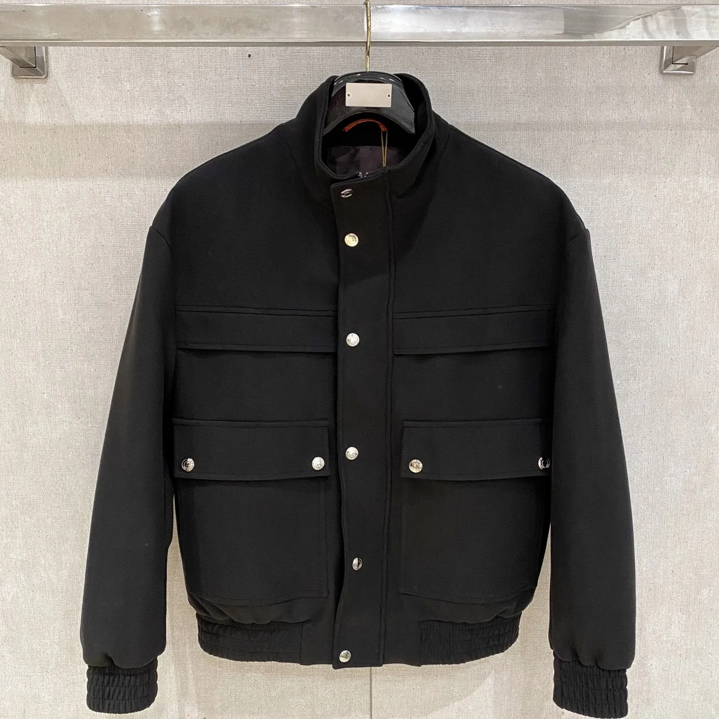 

Итальянская осенне-зимняя новинка: модная однотонная повседневная куртка-пуховик с воротником-стойкой для активного отдыха