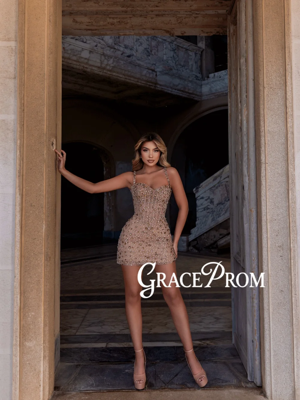 

Thin Straps Shinny Crystal Evening Dress Mini Stunning Luxury Homecoming Dresses For Party Customized Sexy Sheath Cocktail Gown