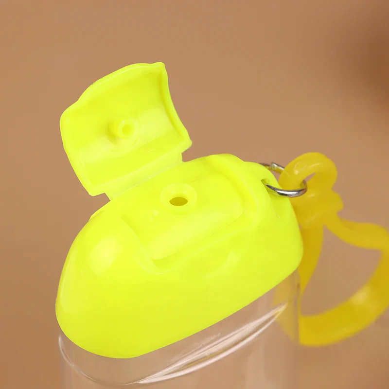 زجاجات محمولة قابلة لإعادة الملء 30 مل مع خطاف مطهر لليدين حاوية مستحضرات التجميل الكحولية حاوية توزيع الصابون الصغيرة في الهواء الطلق #3