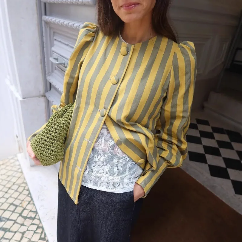 

2025 Design Sense Women's Spring New Striped Puff Sleeve Casual Shirt Versatile Top