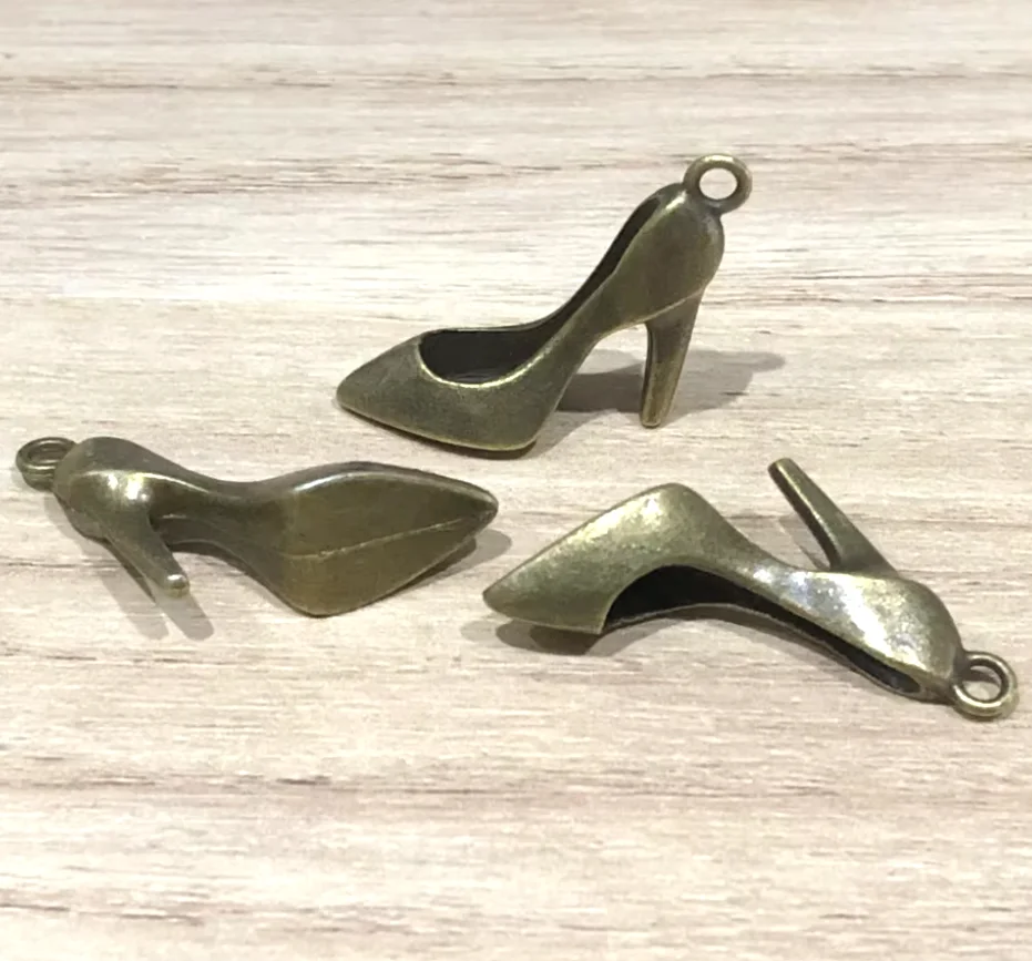 

10pcs 27*16mm Zinc alloy metal high heels design pendants for handmade HW3348