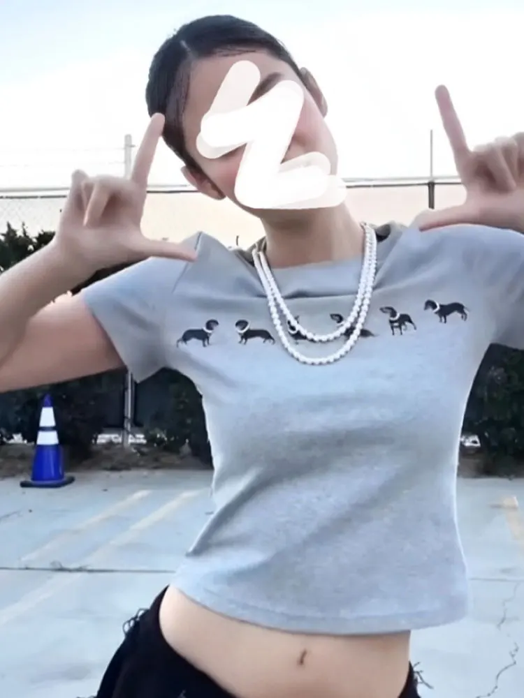 تي شيرت نسائي من ay Dog Print ort Sve تي شيرت نسائي Sle Summer American Hot Girl بقصة ضيقة وطول ort علوي للتنقل Sle مستدير Ne...