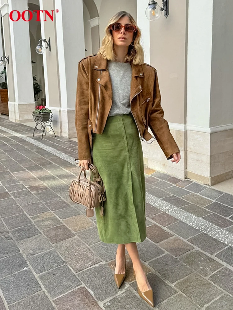 OOTN Elegant Green Deerskin Velvet Skirts Female 2024 Autumn Office Lady Straight Skirts Fashion Solid Sexy Slit Skirts Vintage