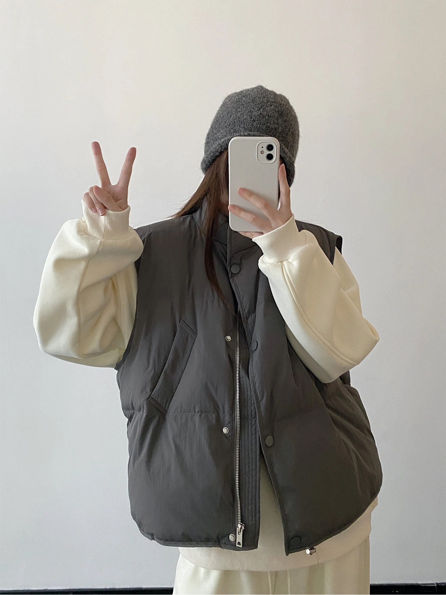 

SunYeo ey down Vest Women's Winter Jaet Faionable Lightweight Outerwear Commute Sle Zipper Closure Color