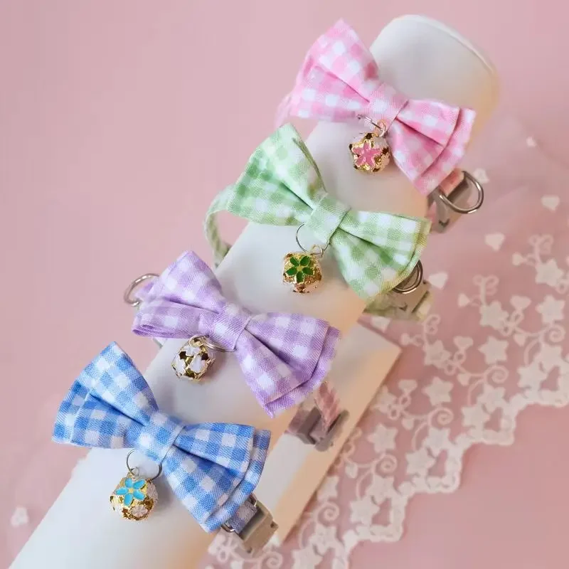 Haustier-Katzenhalsband mit Gitterschleife und Glöckchen, verstellbares Haustierhalsband, Schleife, Sicherheitshalskette für Welpen, Kätzchen, Katzen, niedliches Muster, Heimtierbedarf – Detail 4