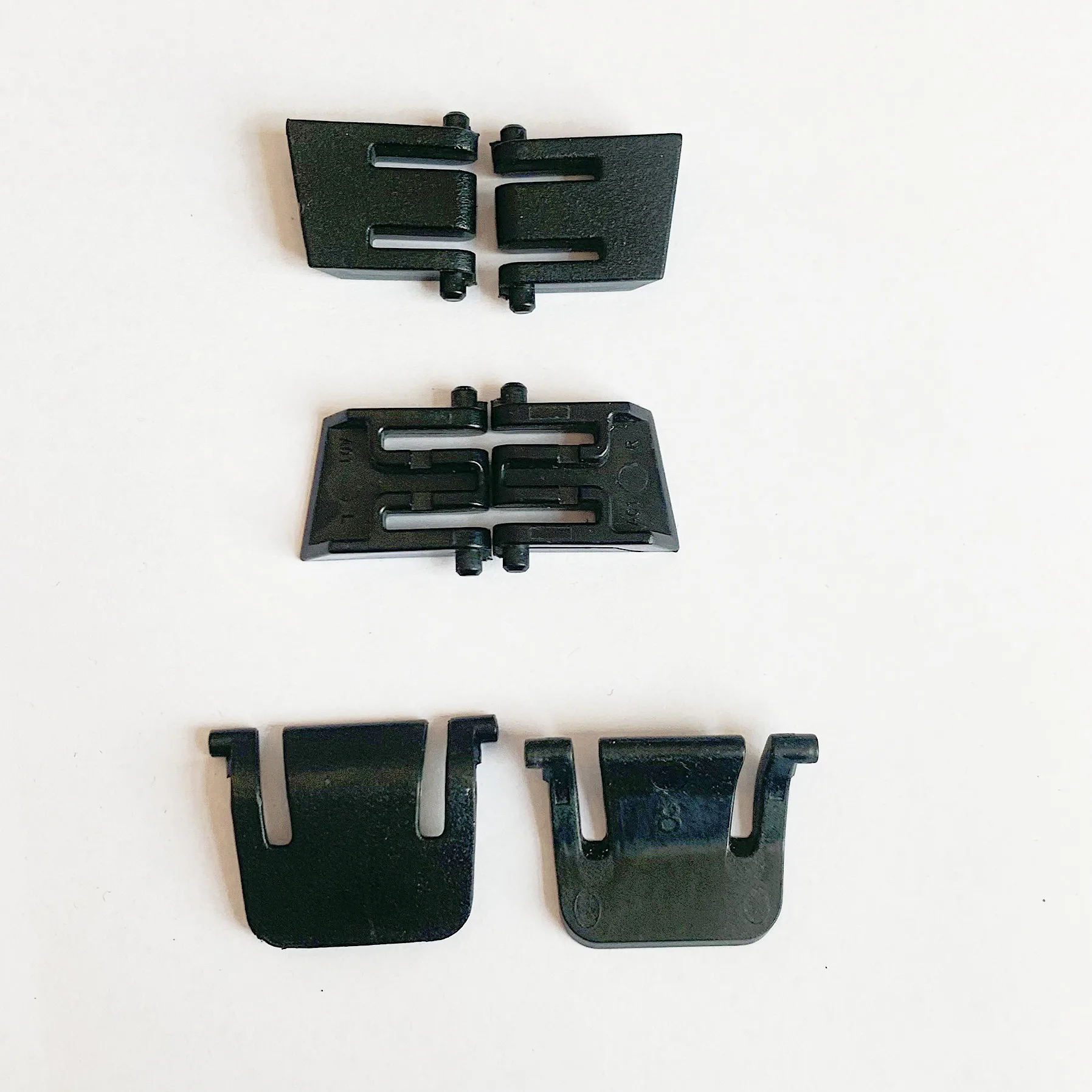 2Pcs Keyboard Bracket Leg Plastic Stand for Corsair K65 K68  K70 MK2  K63 K95 K70 LUX RGB Mechanical Gaming Keyboard