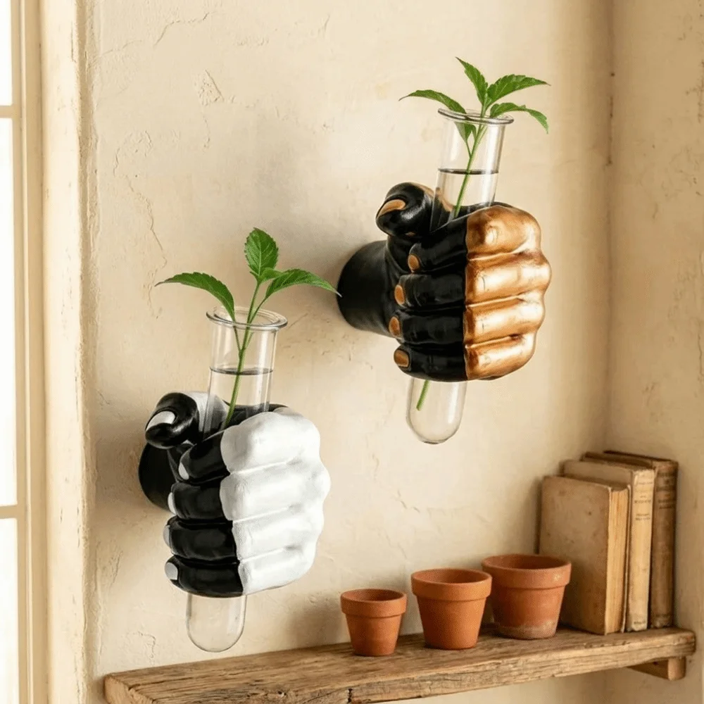 Wall Decoration Fist-Shaped Hydroponic Planter Shelf Creative Resin Wall Mounted Planter Decorative Flower Arrangement Bedroom