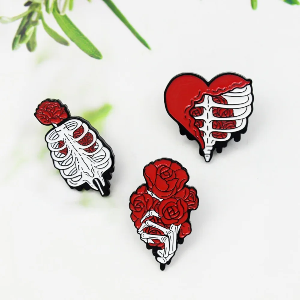 3pcs/set Romantic Red Rose Enamel Pins Heart Skeleton Roses Hold on Hand Brooches Gifts for Lovers