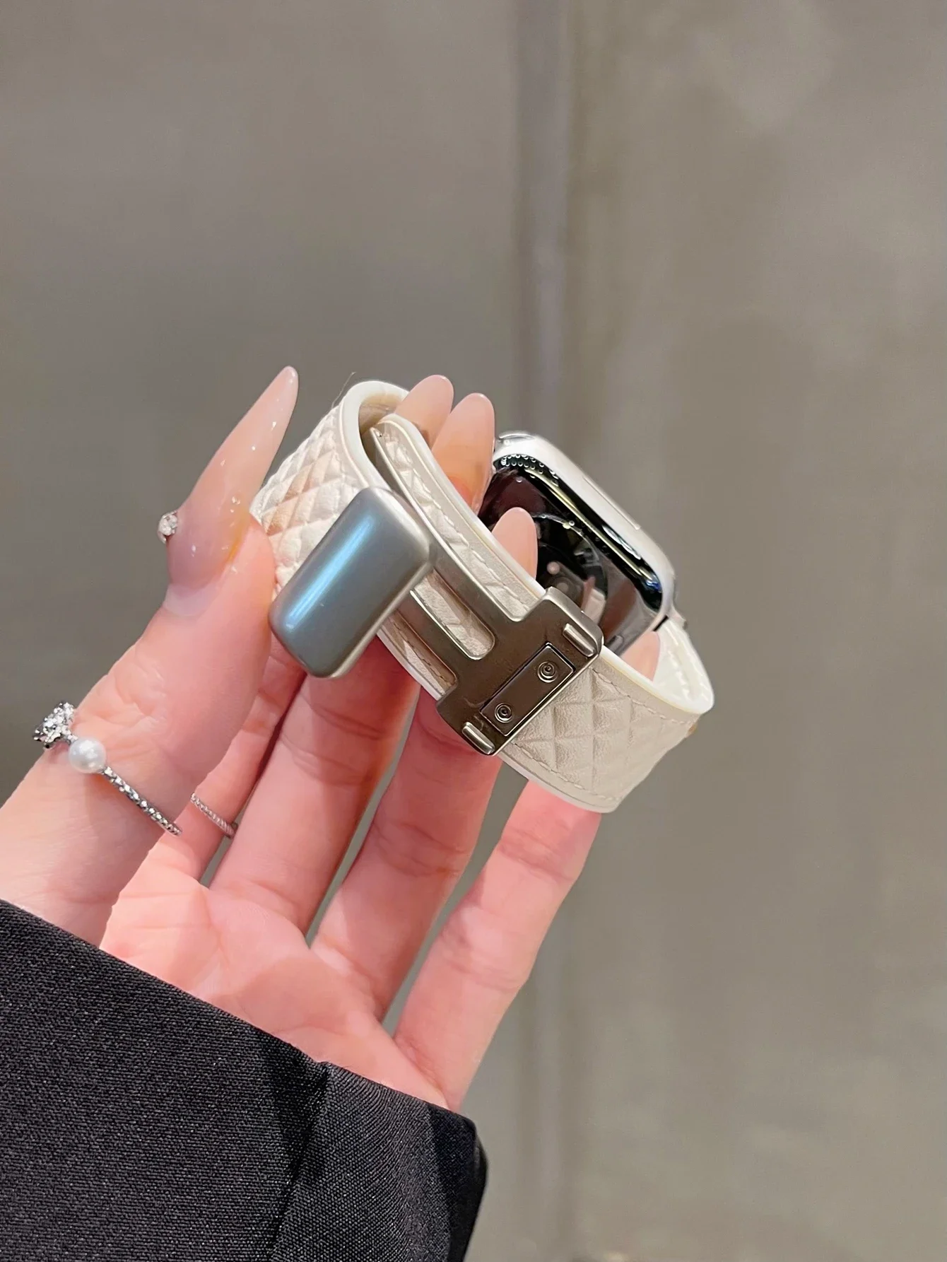 Fashion Magnetic Leather loop For Apple Watch band women Series Ultra 10/9/8/7/6 38mm 40mm 41mm 42mm 44mm 45mm 46mm Strap