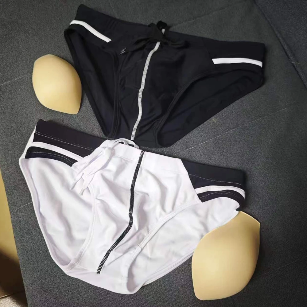 Combination Men's black and white color matching swimming trunks with cup size simple, fashionable and quick-drying 055-380-096