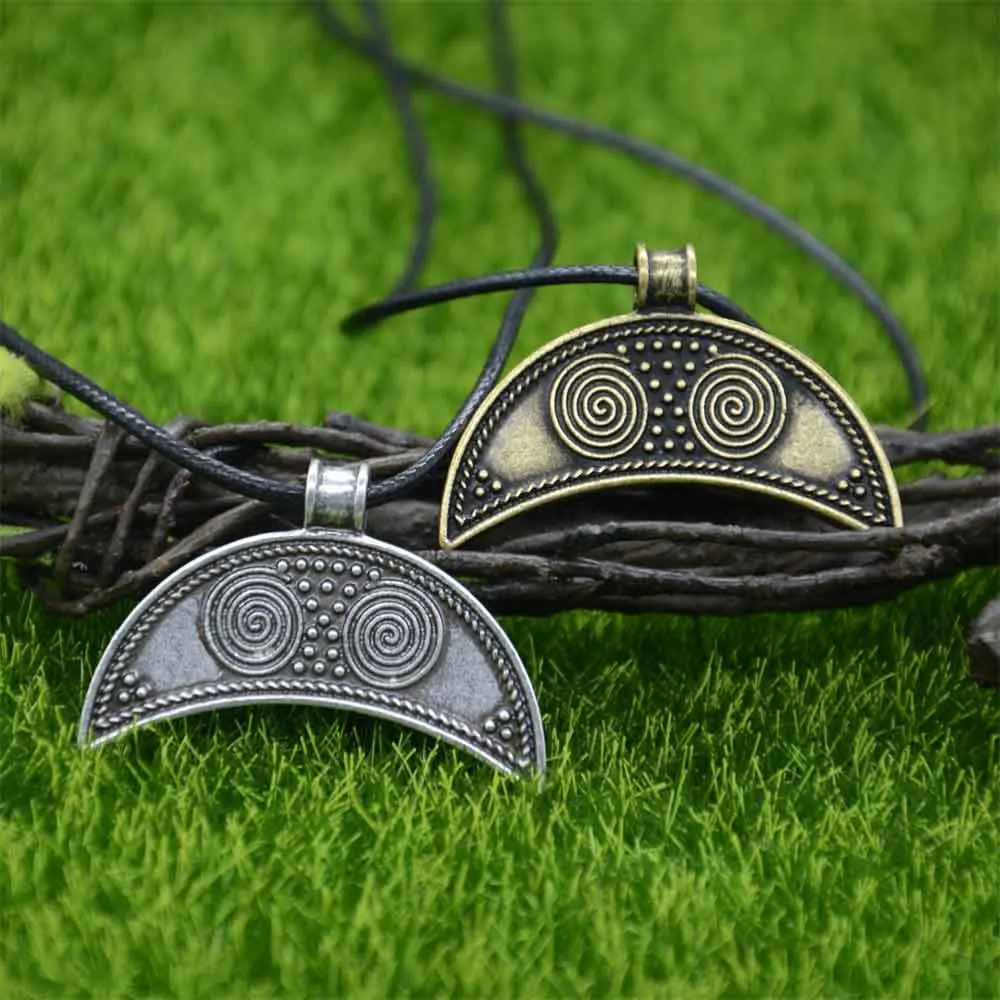Nostalgia Slavic Pendant Lunula Symbol Crescent Moon Good Luck Charm Necklace Womens Mens Jewlery
