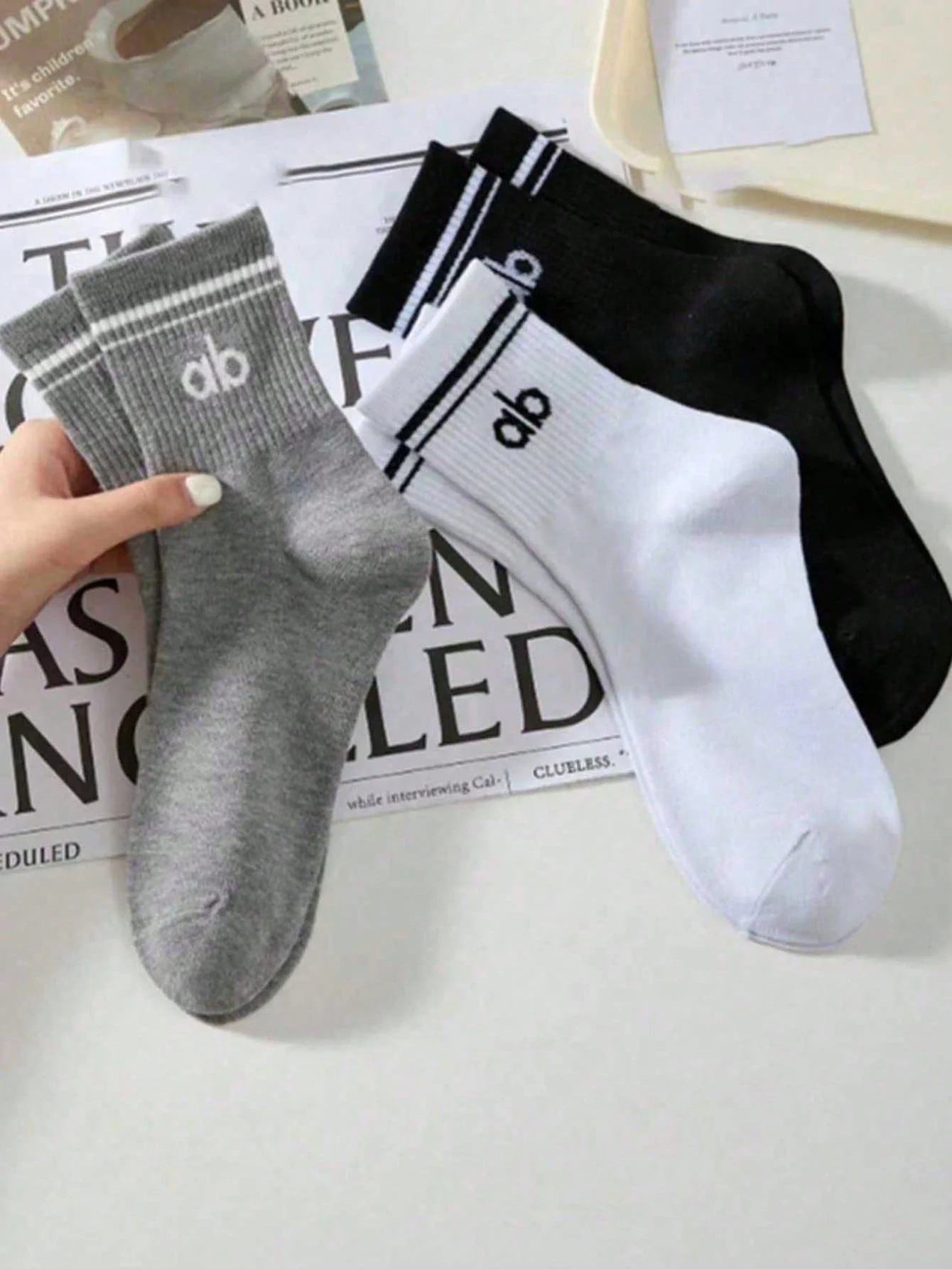 5/10 Pairs Solid Color Sports Yoga Mid-Calf Socks, Casual Minimalist Style, Comfortable & Soft, Unisex Couple Style