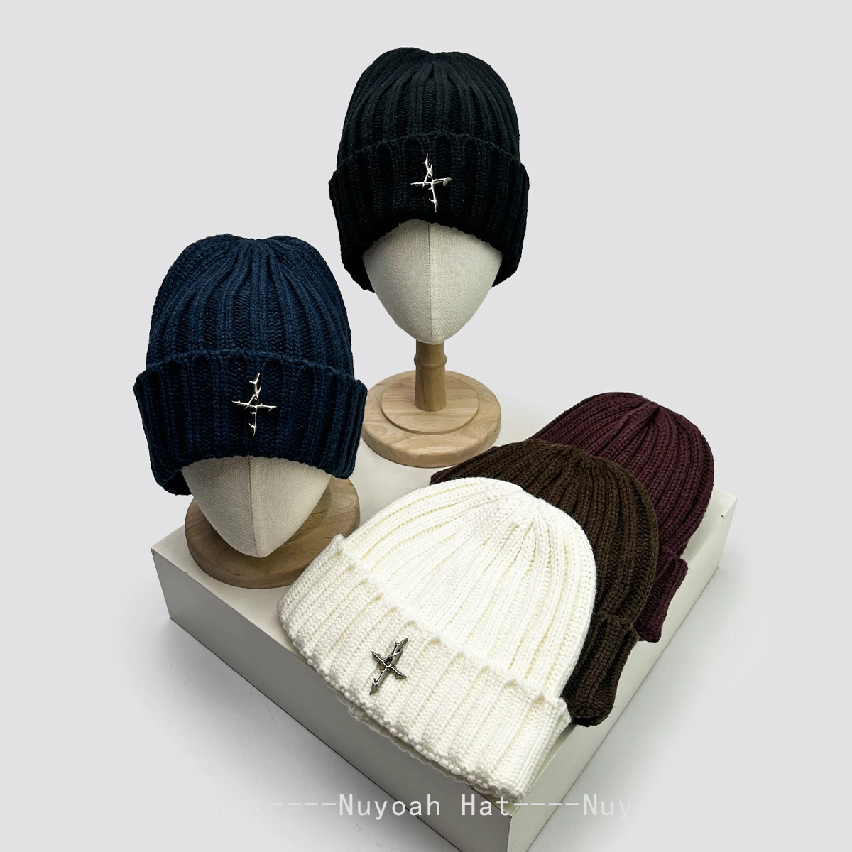 

New Men Women Personal Metal Thorn Cross Knitted Hats Warm American Style Fashion Street Beanies Simple Versatile Casual Hip Hop