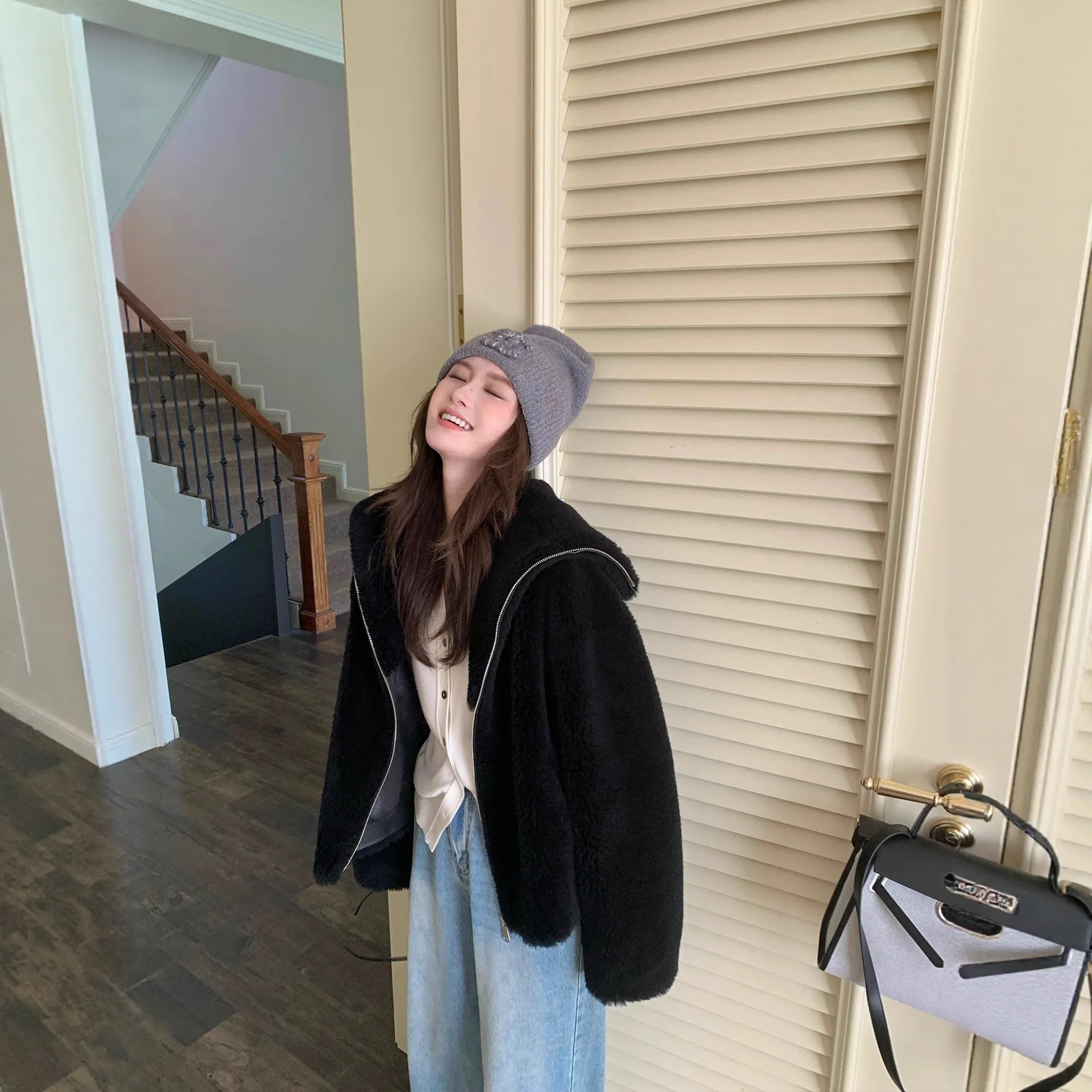 100 معطف فرو خروف بياقة كحلي من الصوف للنساء 2025 سترة شتوية لقص الأغنام سميكة ودافئة #5