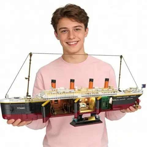 Titanic Building Set 2288 Pcs Titanic Big Ship Model Block Set with Glacier and Glowing Light Strip Giant Ship Building Model S