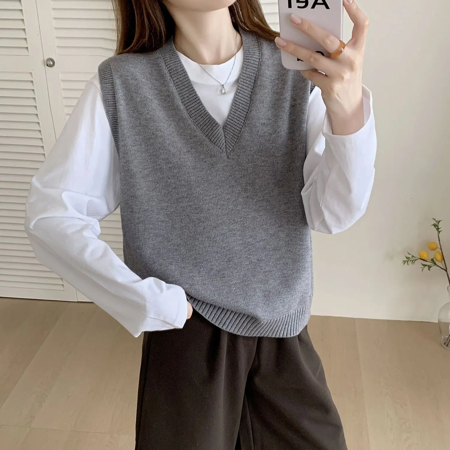 ベスト チョッキ 薄手 レディース 女性用 冬 夏 トリミング ニット ティアード 軽量 アーティスティック ウルジャン 柔軟 シック スイート OL