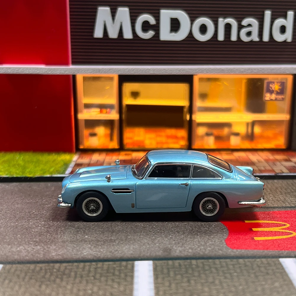 DCM 1:64 DB5 modèle de voiture moulé sous pression