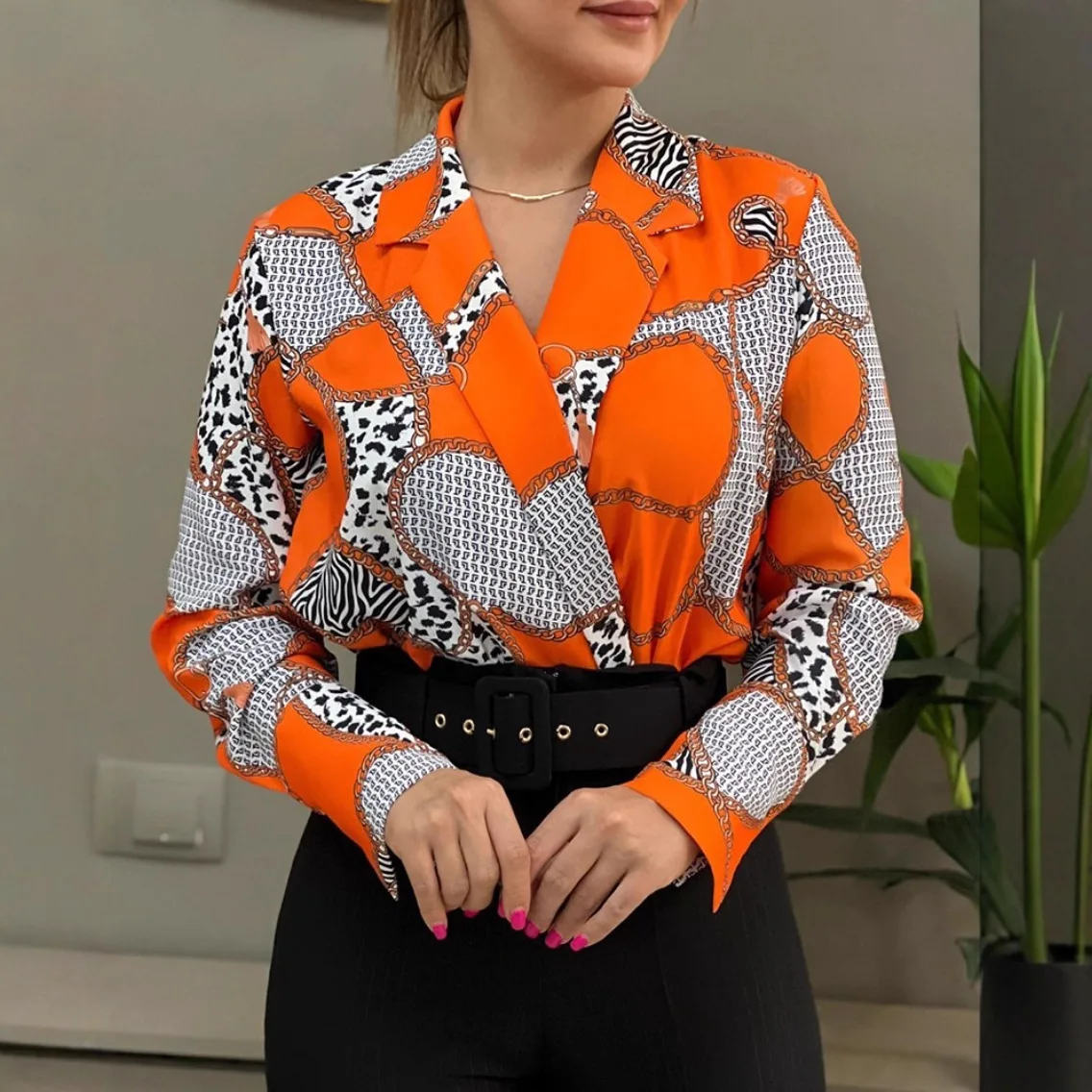 

Women's Daily Commuting Office Versatile Shirt Autumn Popular Loose Long-sleeved V-neck Pullover Chain Printed Shirt Top
